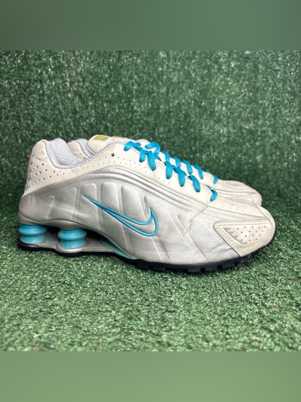 Vintage 2001 Nike Shox R4 Women's Size 6.5 Running Shoes Sneakers White Silver‎